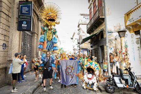 Dragons - Community Constructions and Urban Metamorphoses