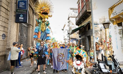Dragons - Community Constructions and Urban Metamorphoses